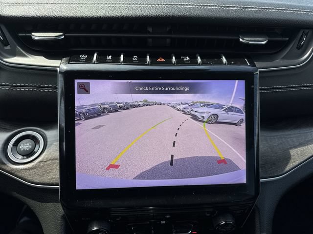 Used 2023 Jeep Grand Cherokee Limited AWD/4WD image 15