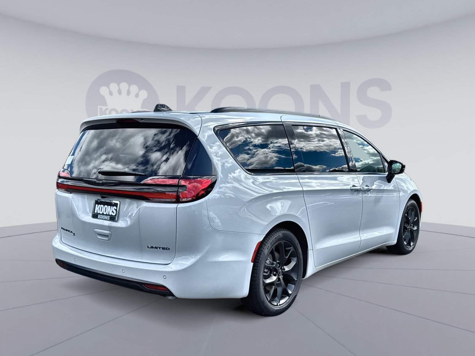 New 2026 Chrysler Pacifica Limited w/ S Appearance Package image 7