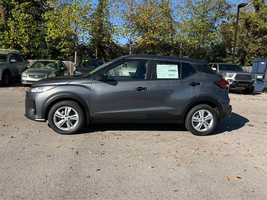 New 2025 Nissan Kicks Play S image 8