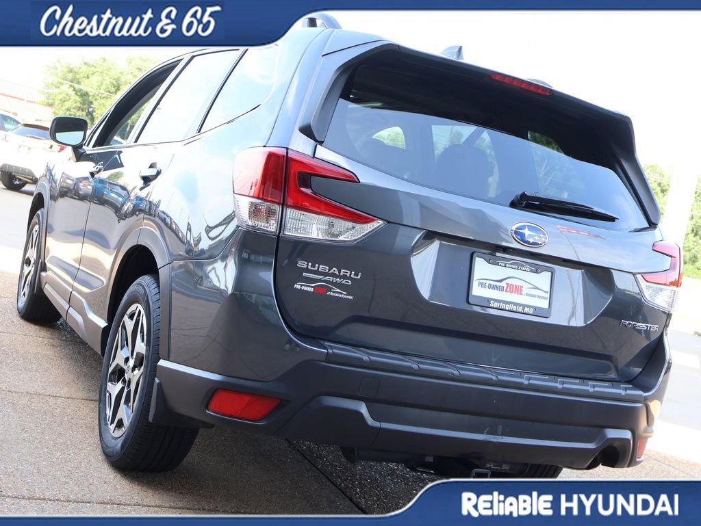Used 2022 Subaru Forester Premium AWD/4WD image 4