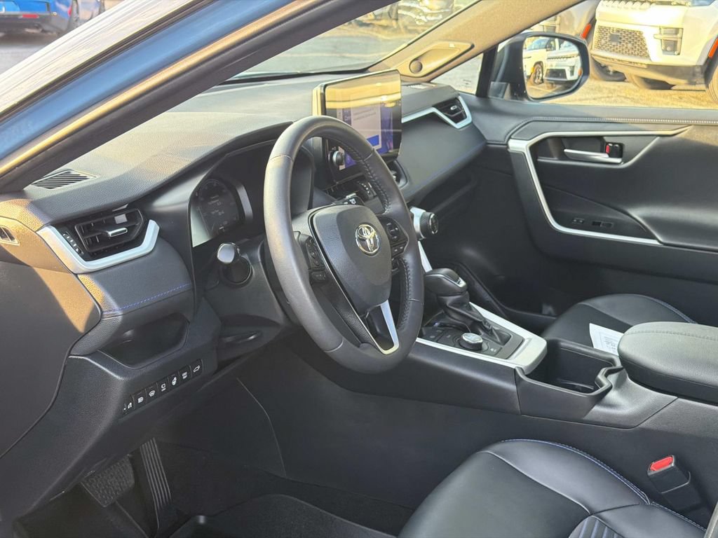 Used 2023 Toyota RAV4 XSE AWD/4WD image 19