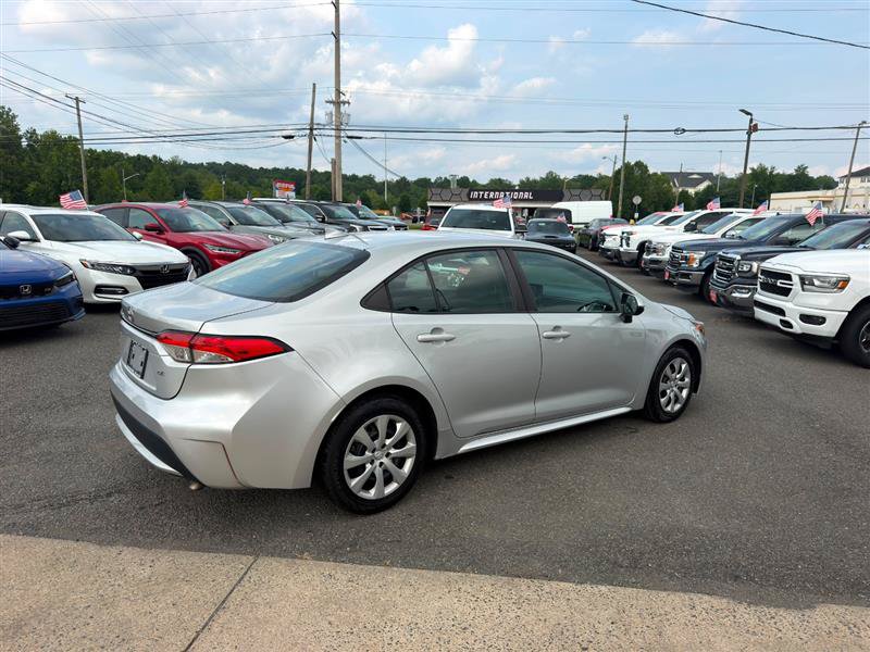 Used 2022 Toyota Corolla LE FWD image 5