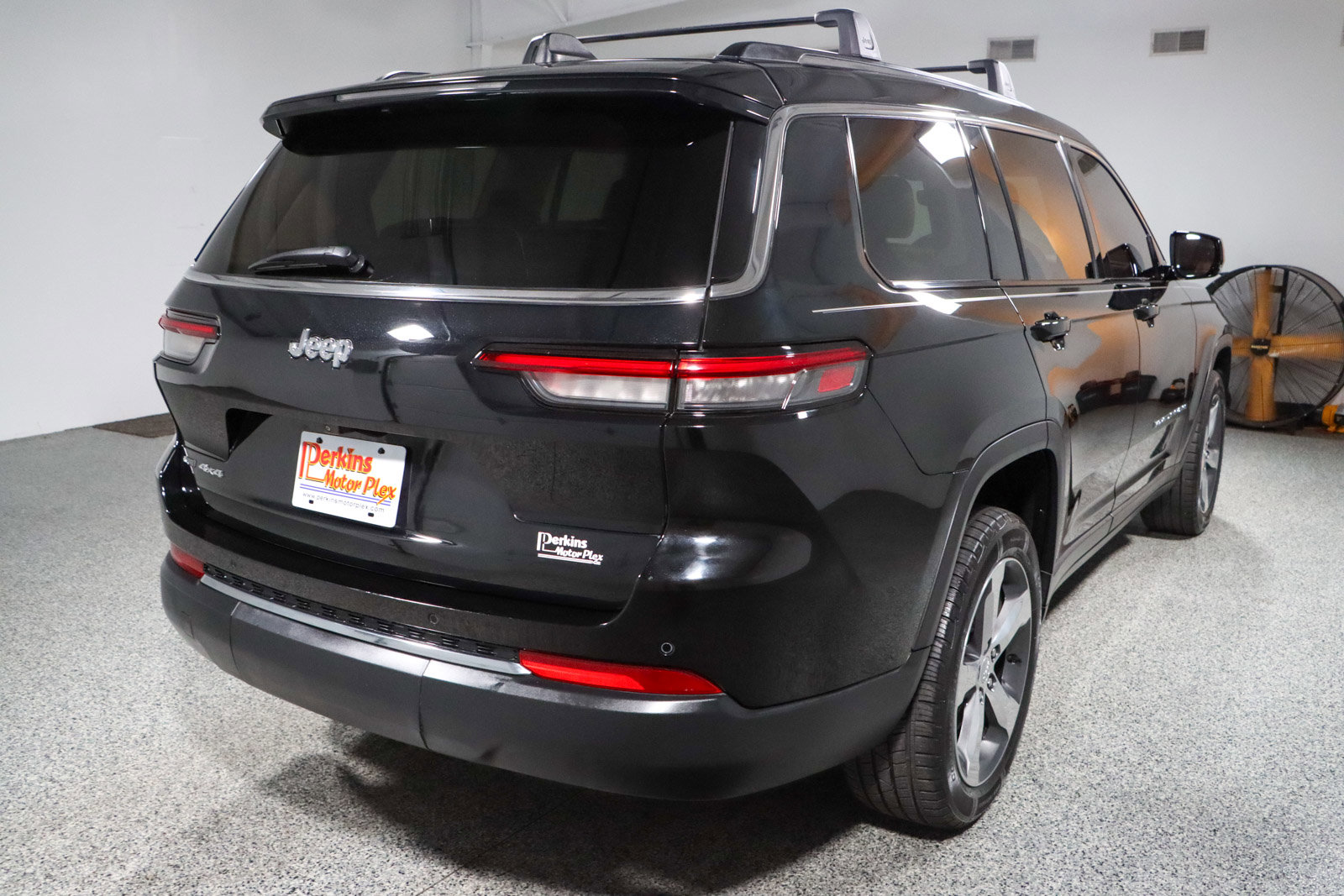Used 2022 Jeep Grand Cherokee L Limited AWD/4WD image 7
