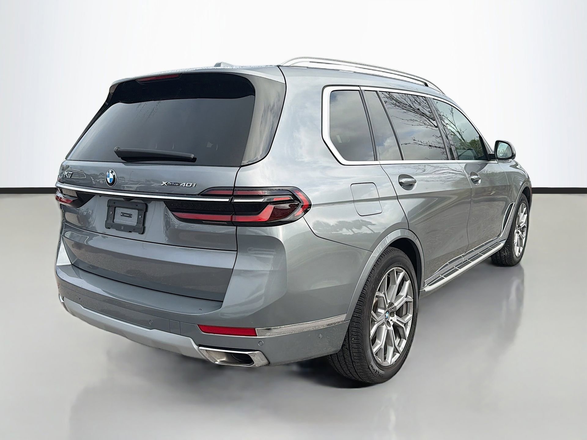Certified 2024 BMW X7 xDrive40i image 4