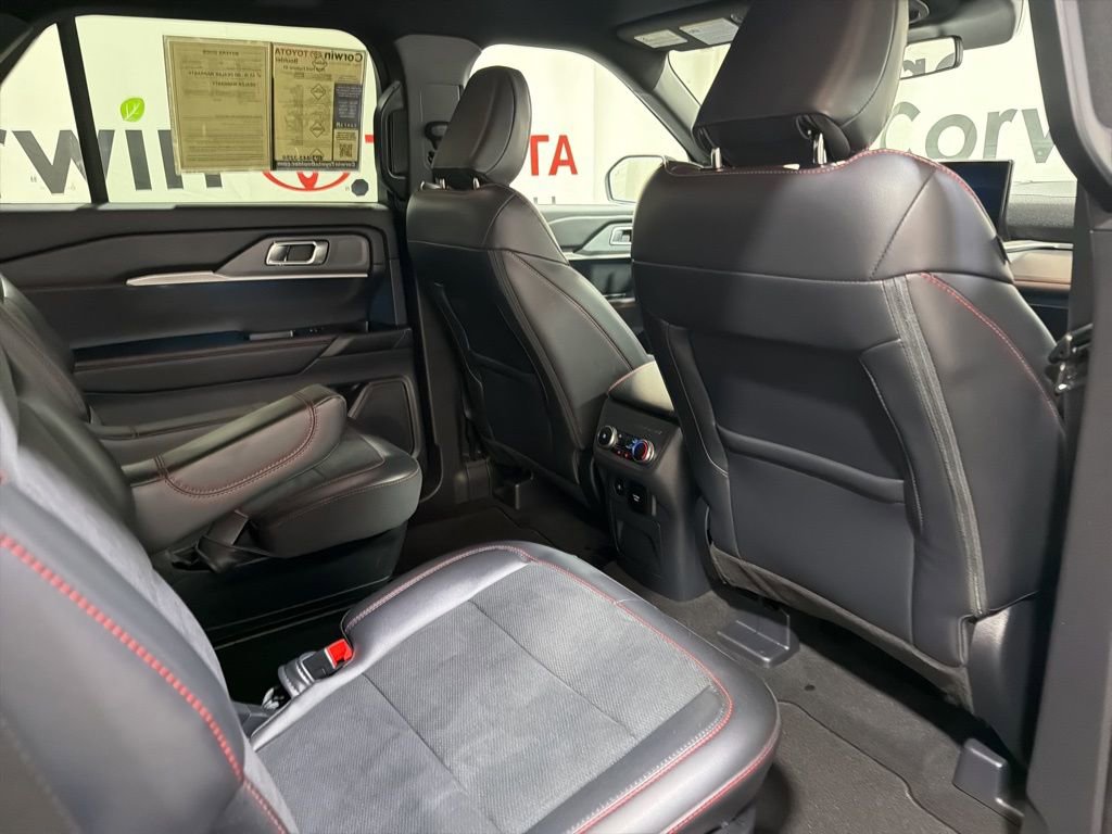 Used 2025 Ford Explorer ST image 14