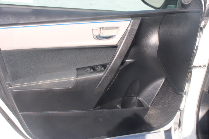 Used 2014 Toyota Corolla LE w/ Body Protection Package FWD image 10