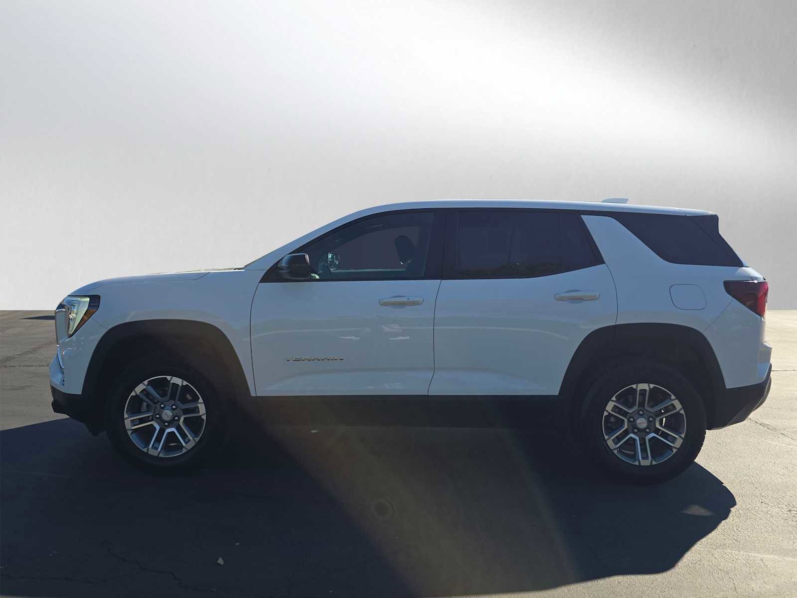 Used 2025 GMC Terrain Elevation image 6