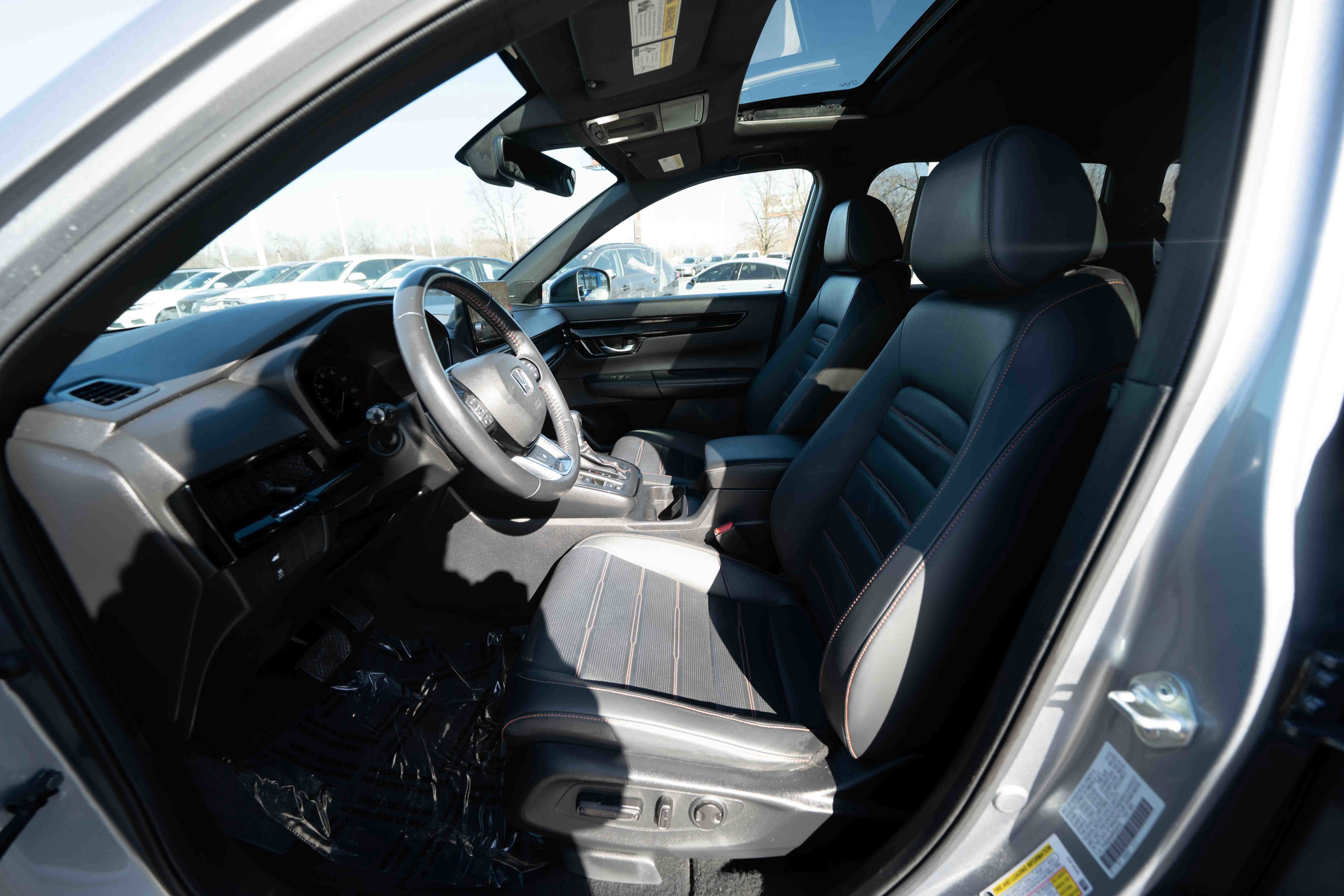 Used 2023 Honda CR-V Sport Touring image 9