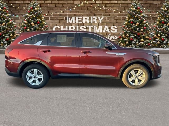 Used 2025 Kia Sorento LX image 8