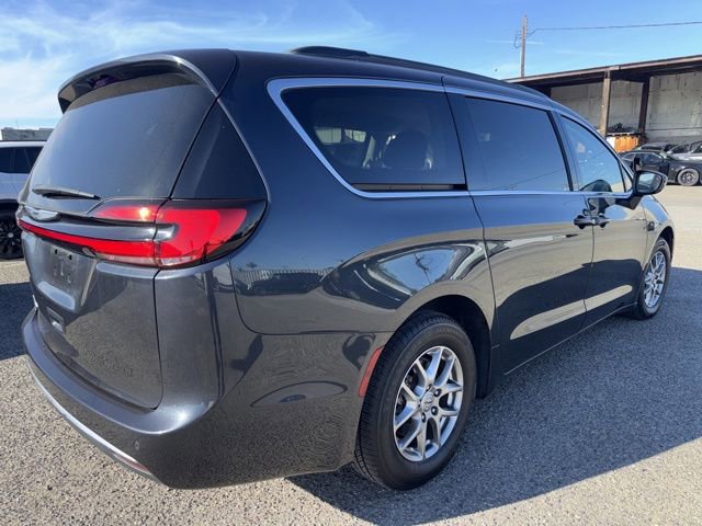 Used 2021 Chrysler Pacifica Touring image 5