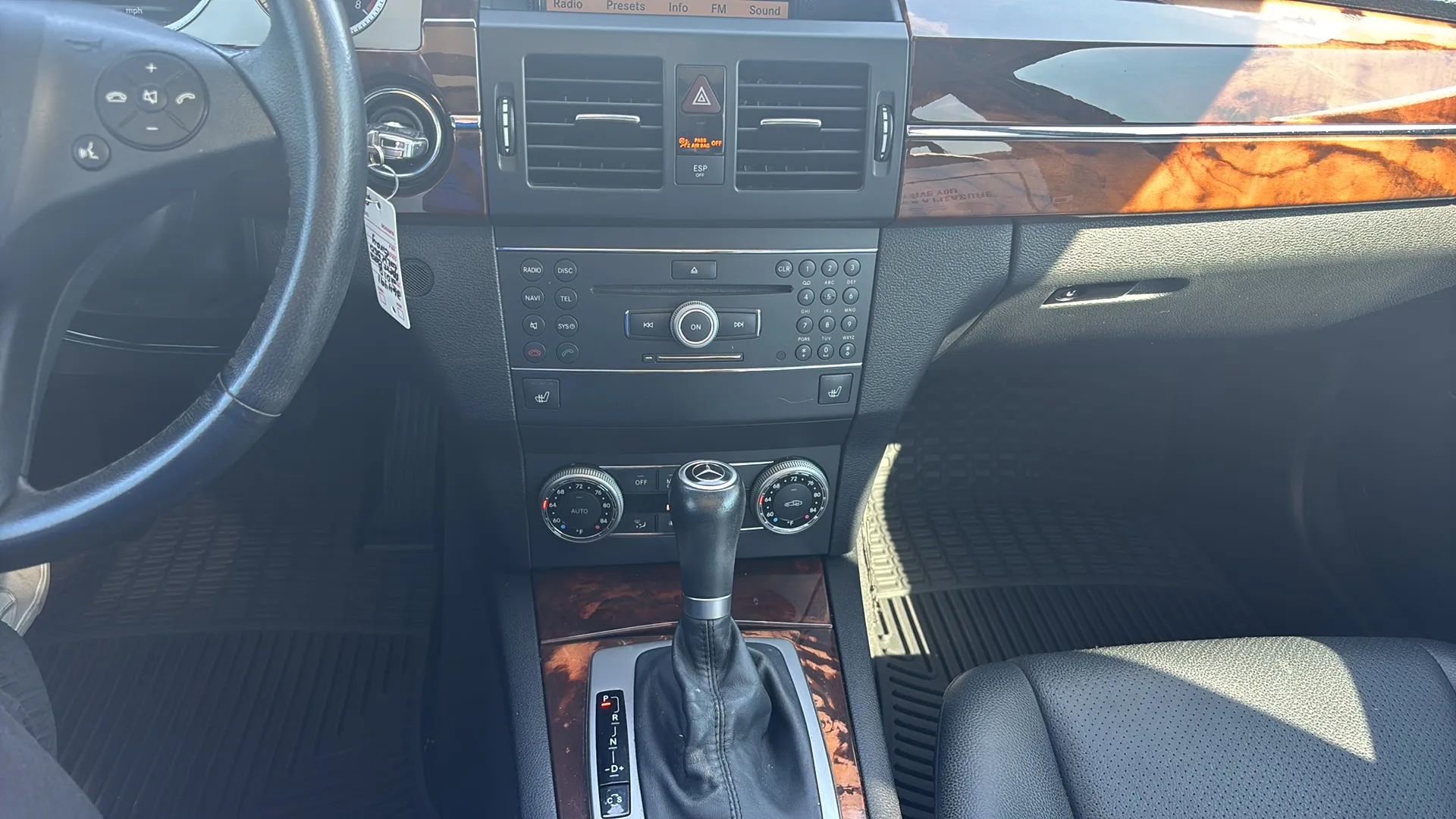 Used 2010 Mercedes-Benz GLK 350 4MATIC image 8