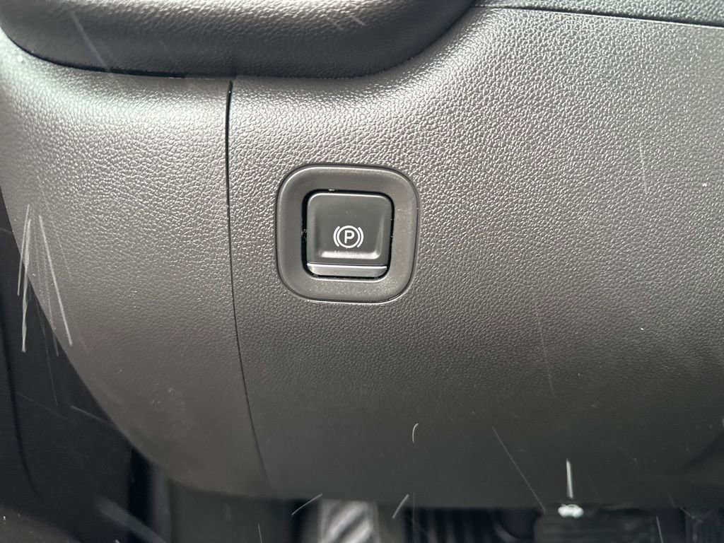 Used 2022 Chevrolet Silverado 1500 Custom image 12
