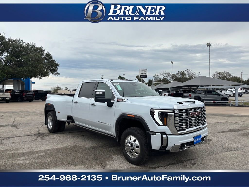 New 2026 GMC Sierra 3500 Denali w/ Denali Reserve Package image 7