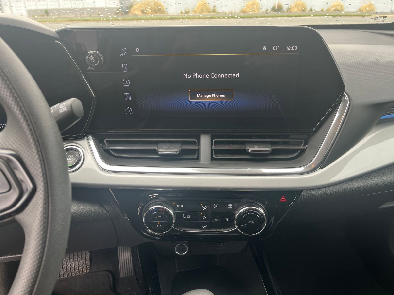 Used 2025 Chevrolet Trax LT FWD image 17