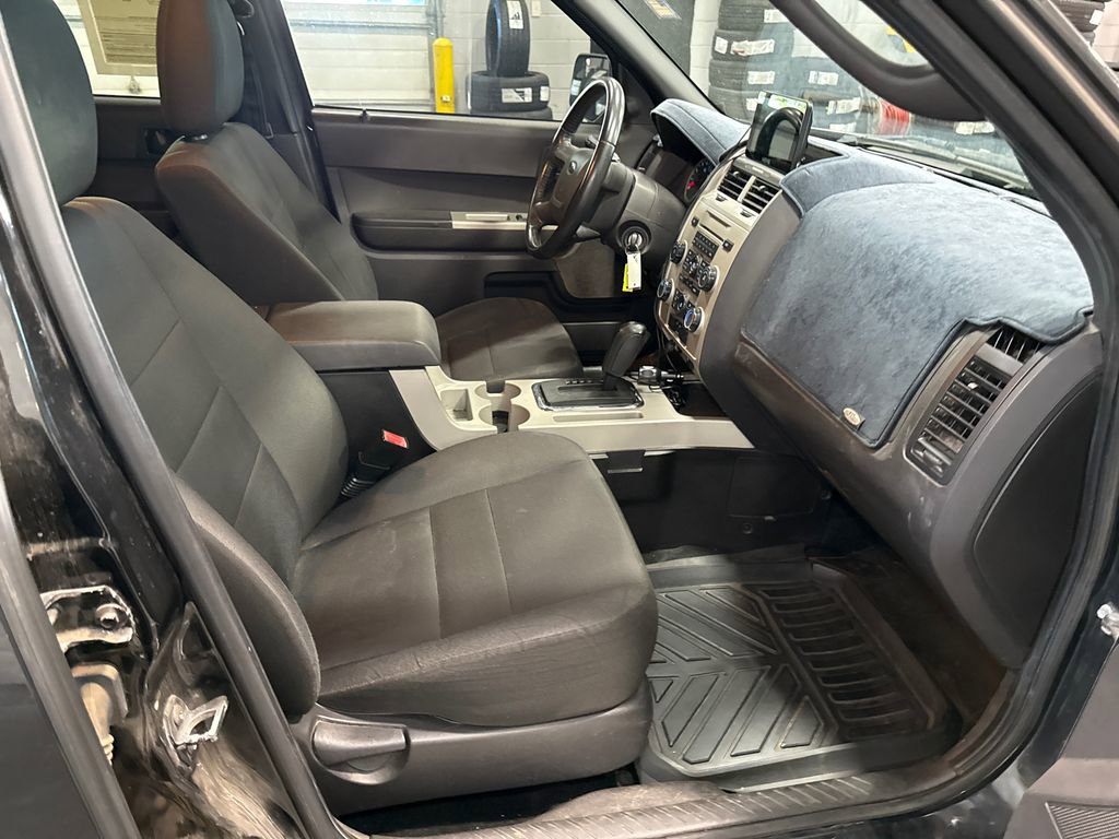 Used 2011 Ford Escape XLT AWD/4WD image 13