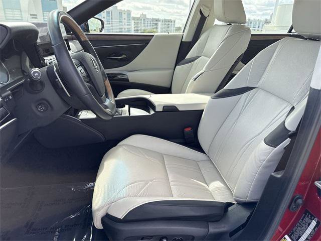 Certified 2024 Lexus ES 350 w/ Luxury Package image 11