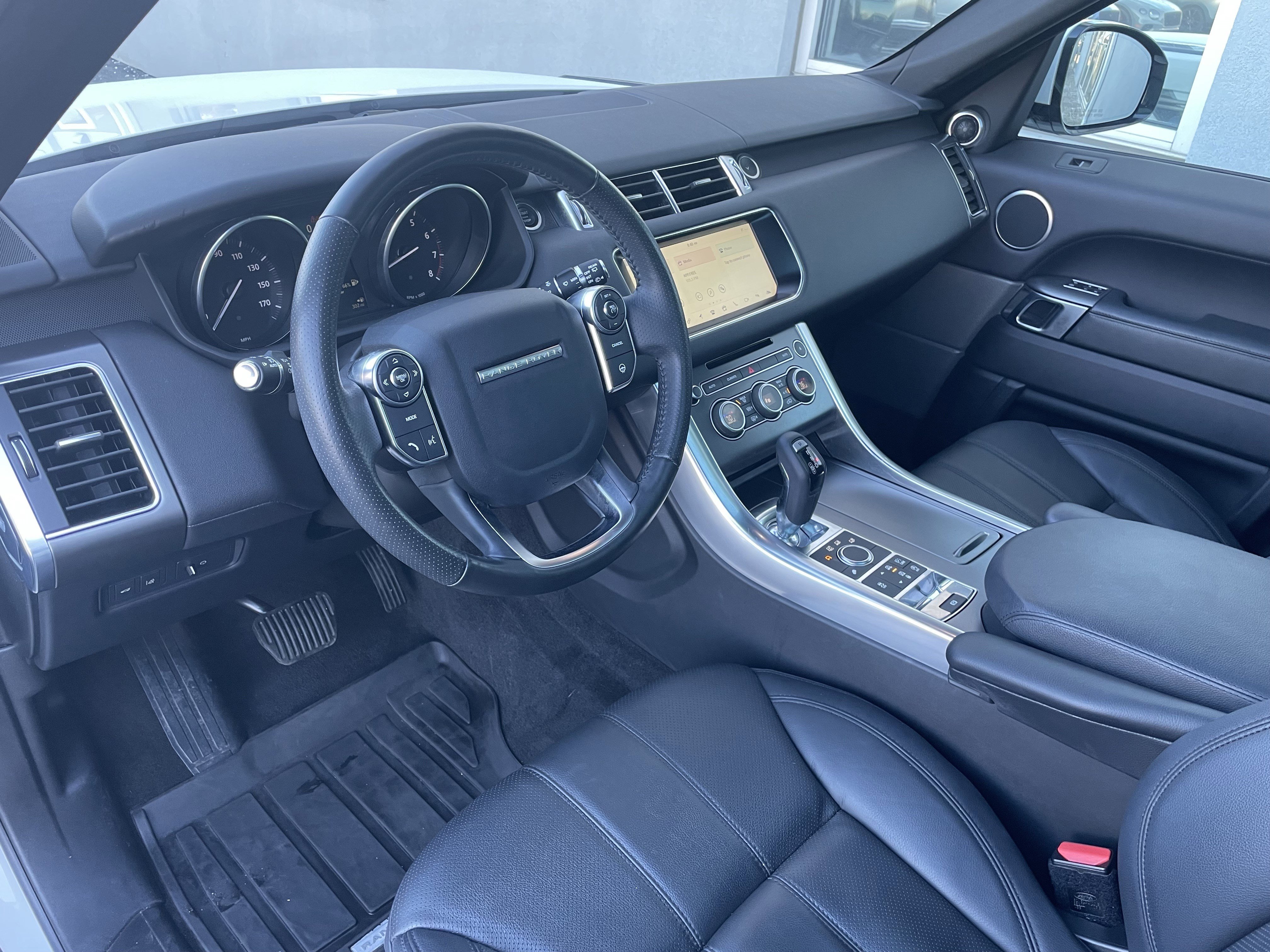 Used 2017 Land Rover Range Rover Sport SE image 13