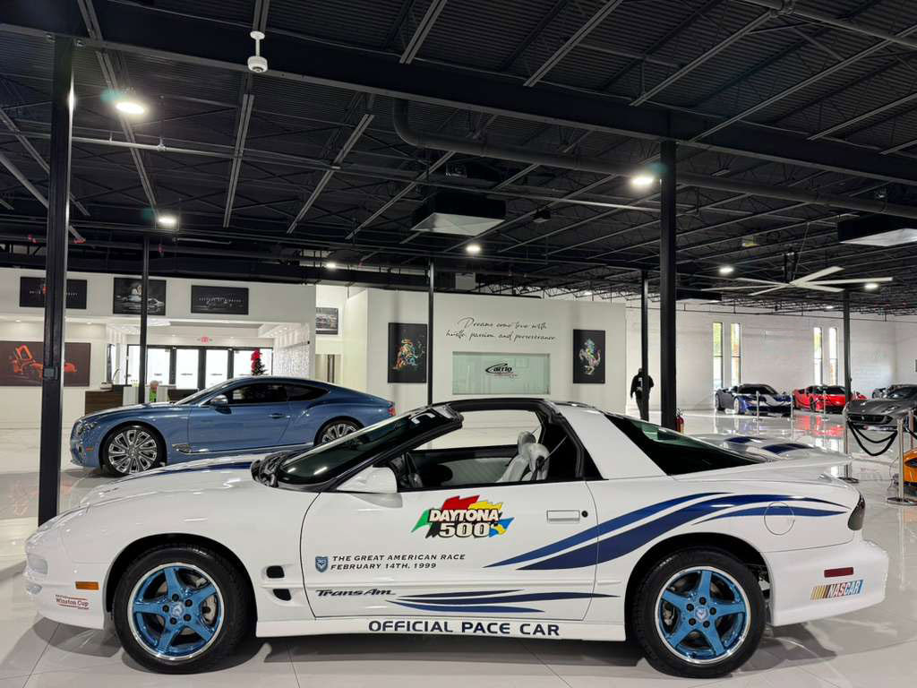 Used 1999 Pontiac Firebird Formula image 4