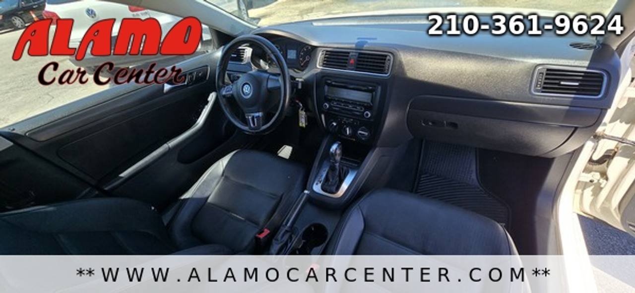 Used 2011 Volkswagen Jetta SE FWD image 15