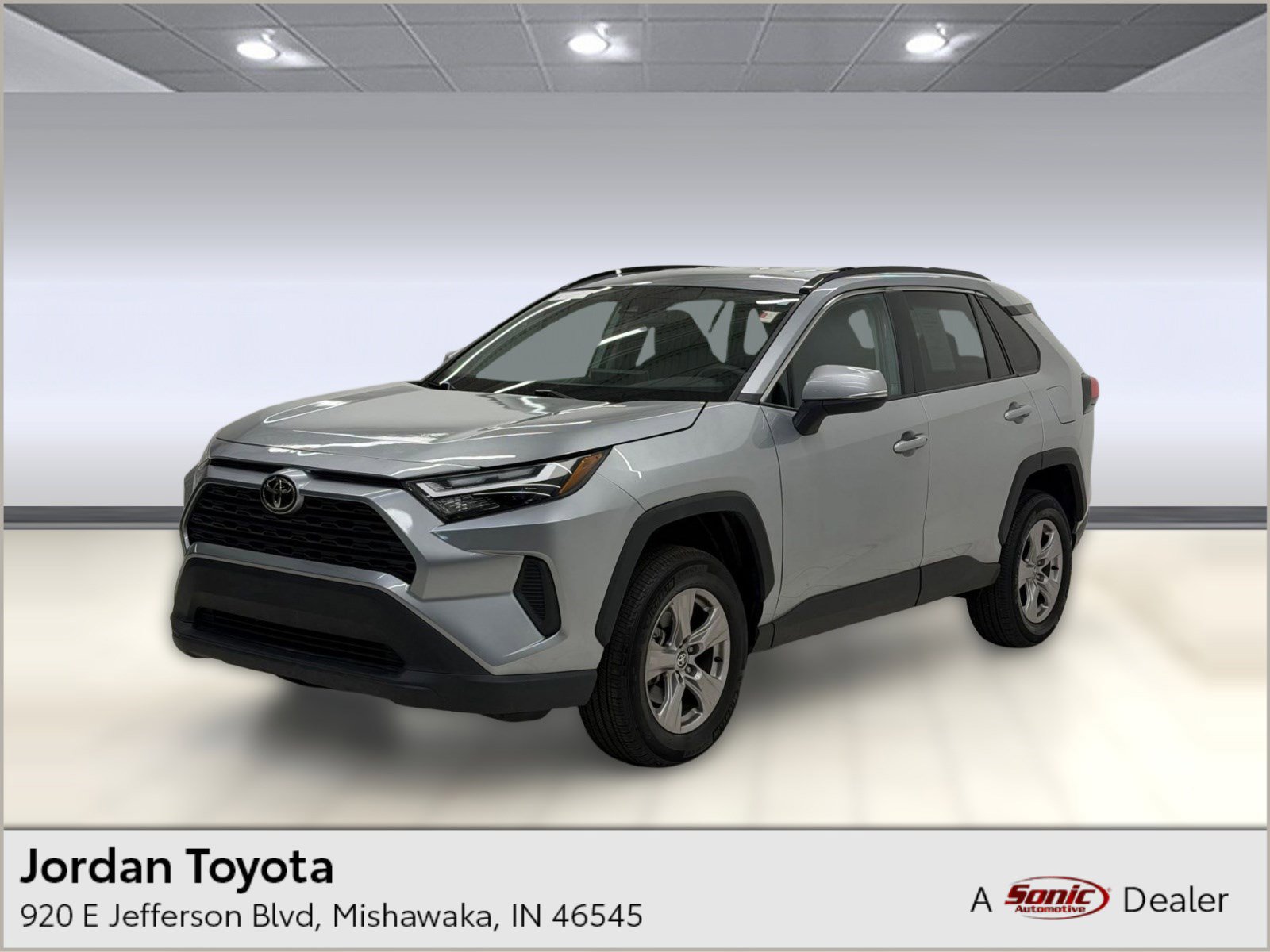 Used 2025 Toyota RAV4 XLE image 1