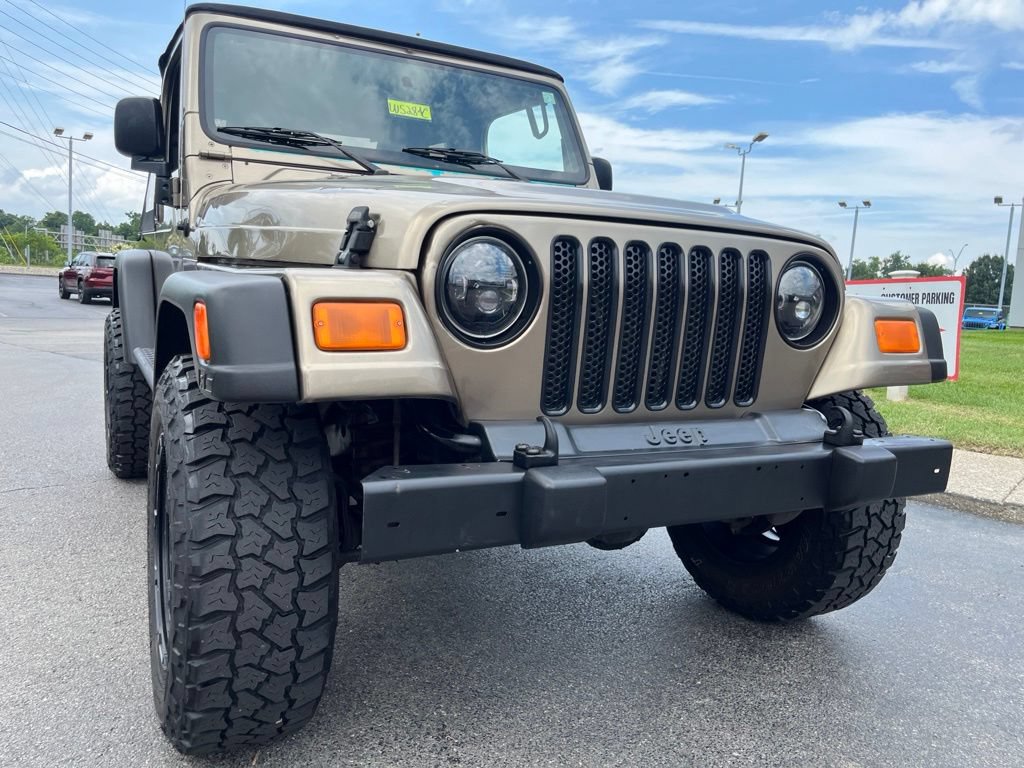 Used 2004 Jeep Wrangler Sahara w/ Dual Top Group AWD/4WD image 38