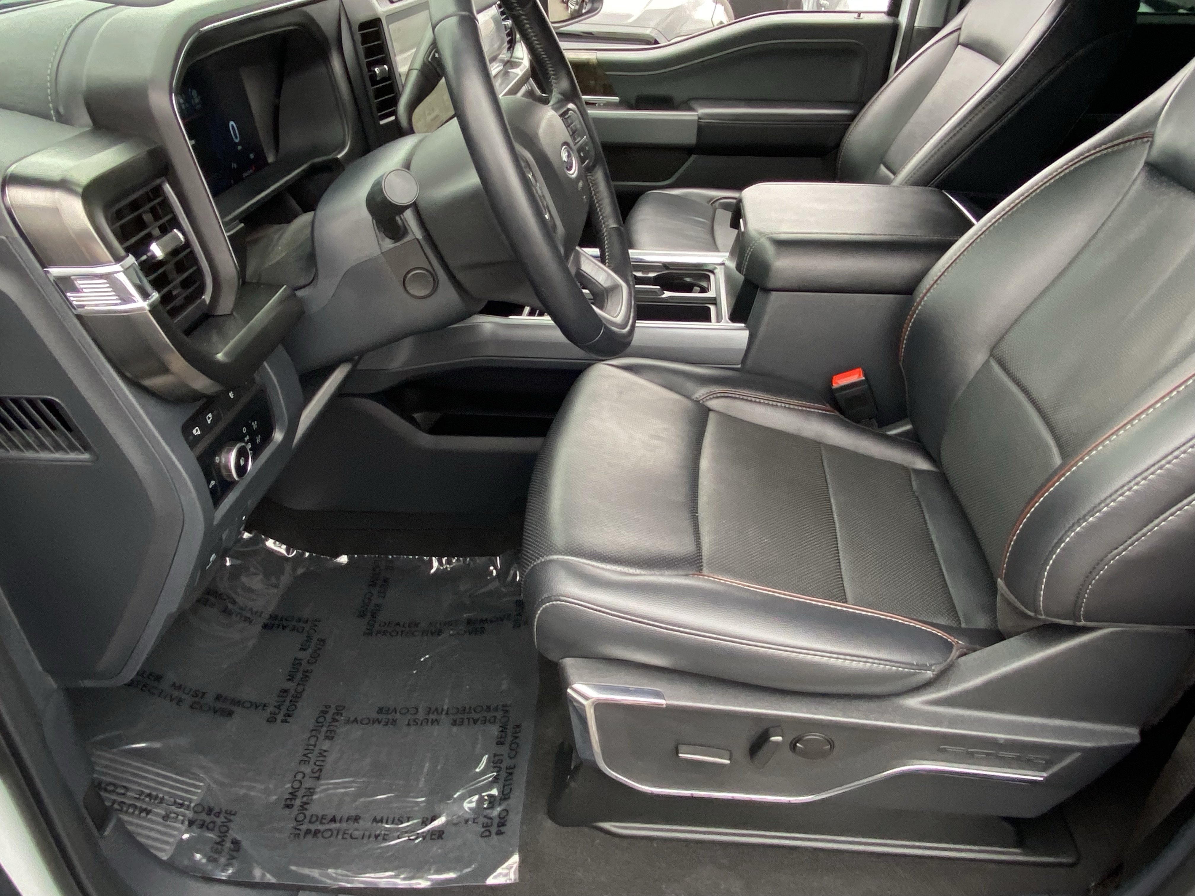Used 2024 Ford F350 Lariat w/ Black Appearance Package AWD/4WD image 28