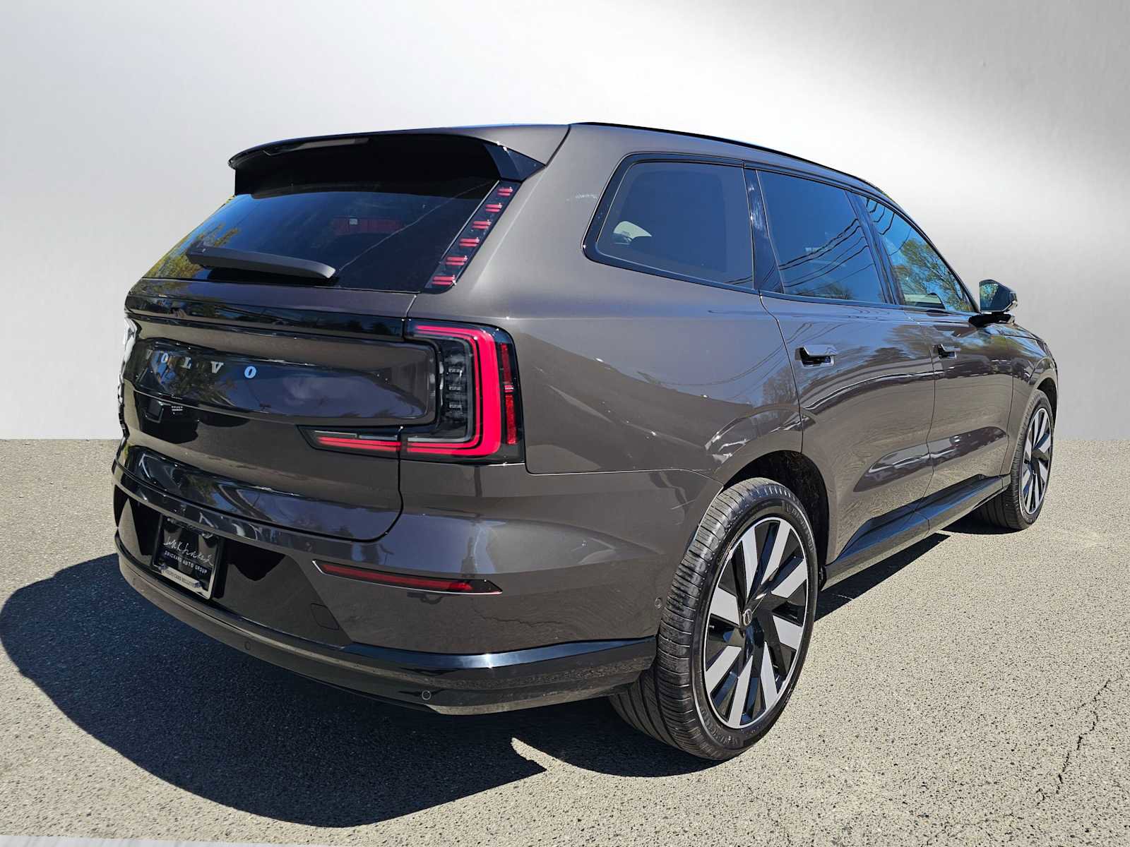 Used 2025 Volvo EX90 Ultra image 3