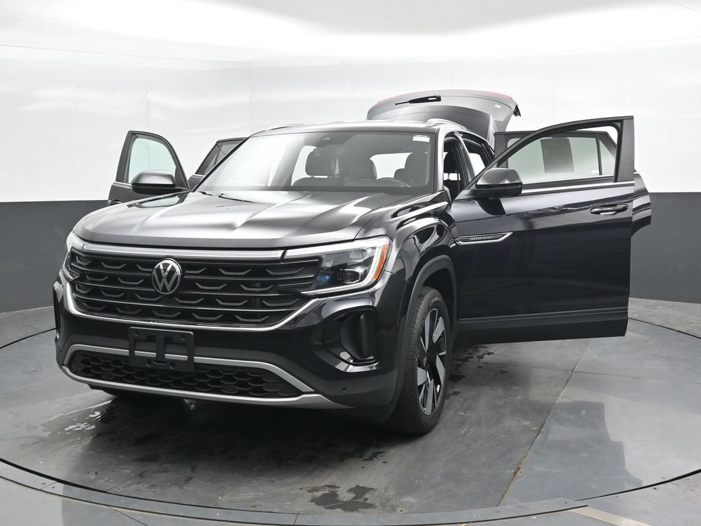 Used 2024 Volkswagen Atlas Cross Sport SE AWD/4WD image 47