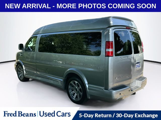 Used 2018 Chevrolet Express 2500 w/ Enhanced Convenience Package RWD image 6