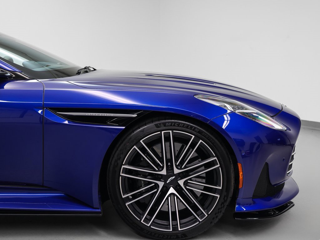 Used 2024 Aston Martin DB12 Convertible image 12