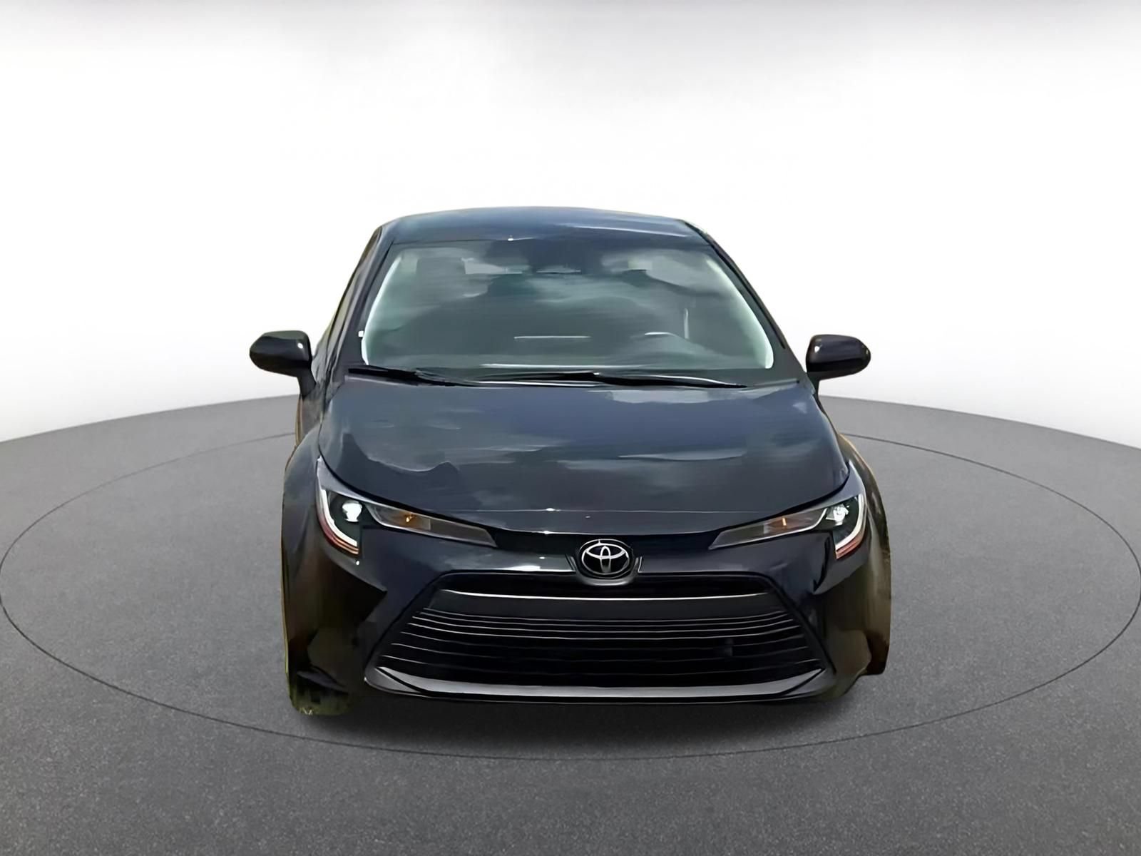 Used 2025 Toyota Corolla LE FWD image 4