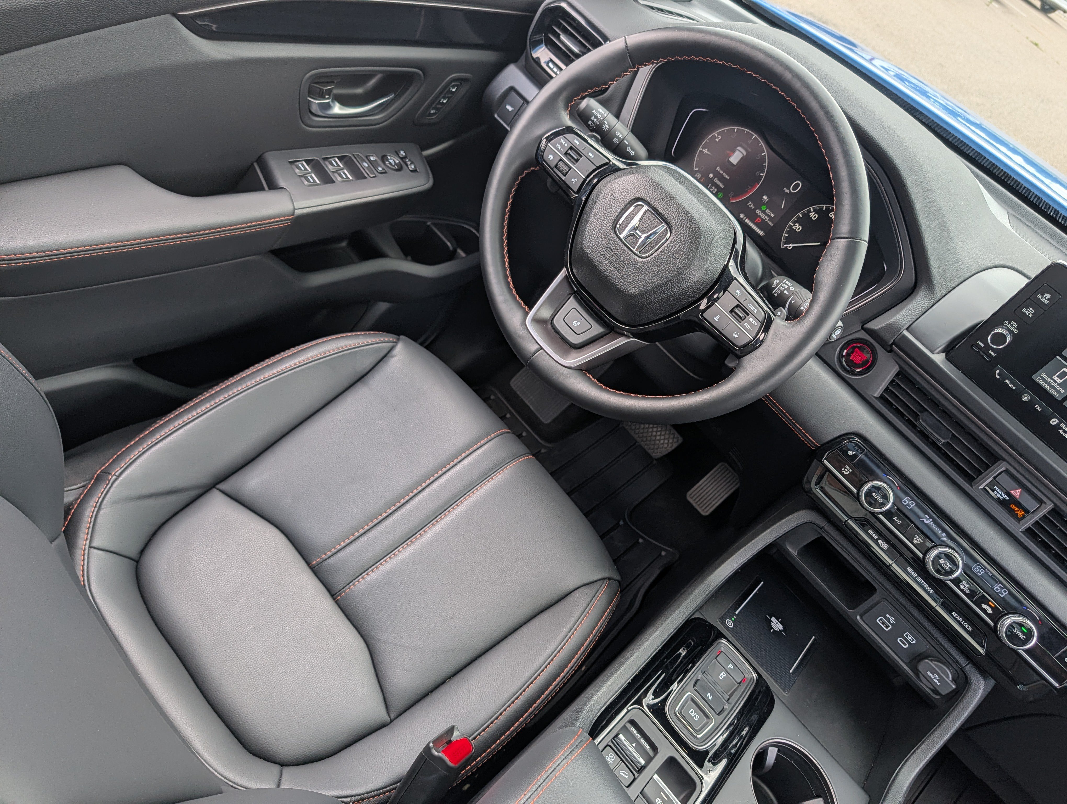 Certified 2025 Honda Pilot TrailSport image 10