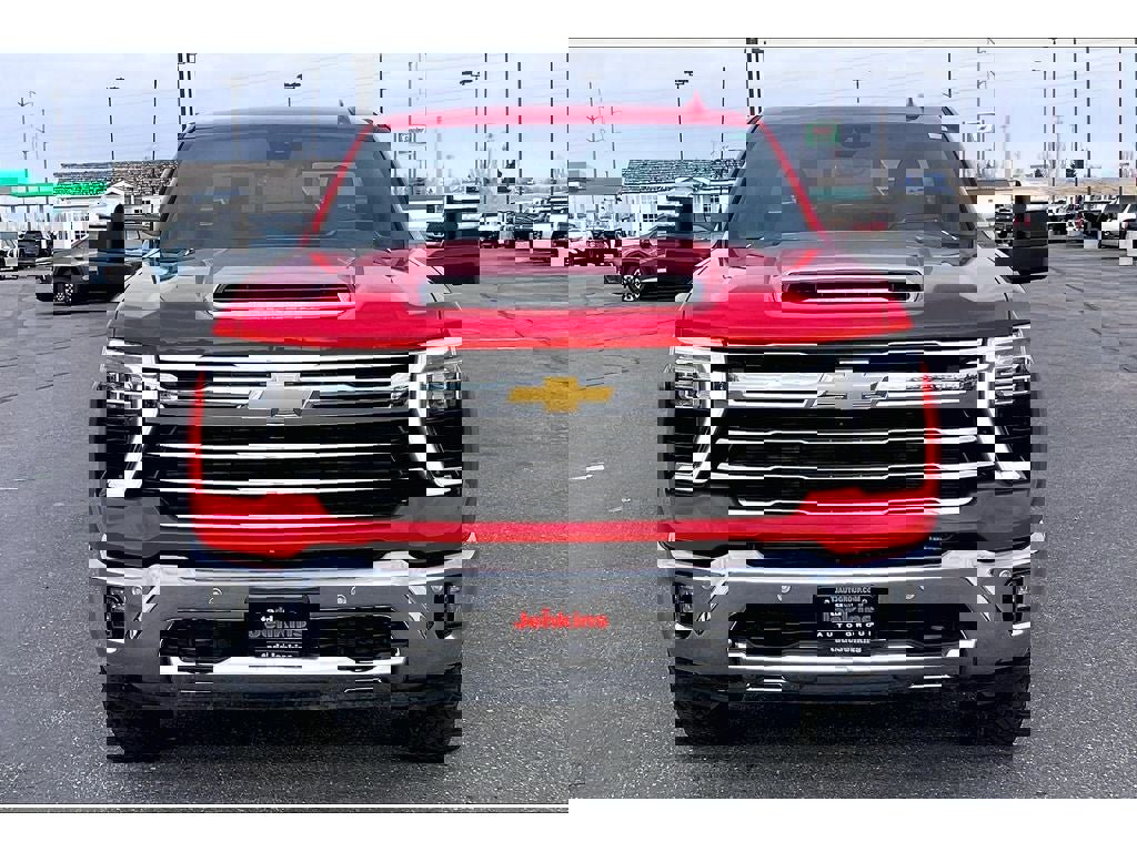 Used 2024 Chevrolet Silverado 3500 LTZ w/ LTZ Premium Package image 3