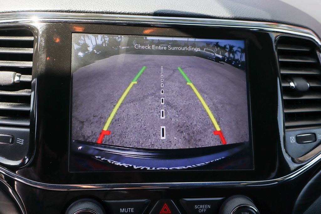 Used 2021 Jeep Grand Cherokee Laredo X RWD image 35
