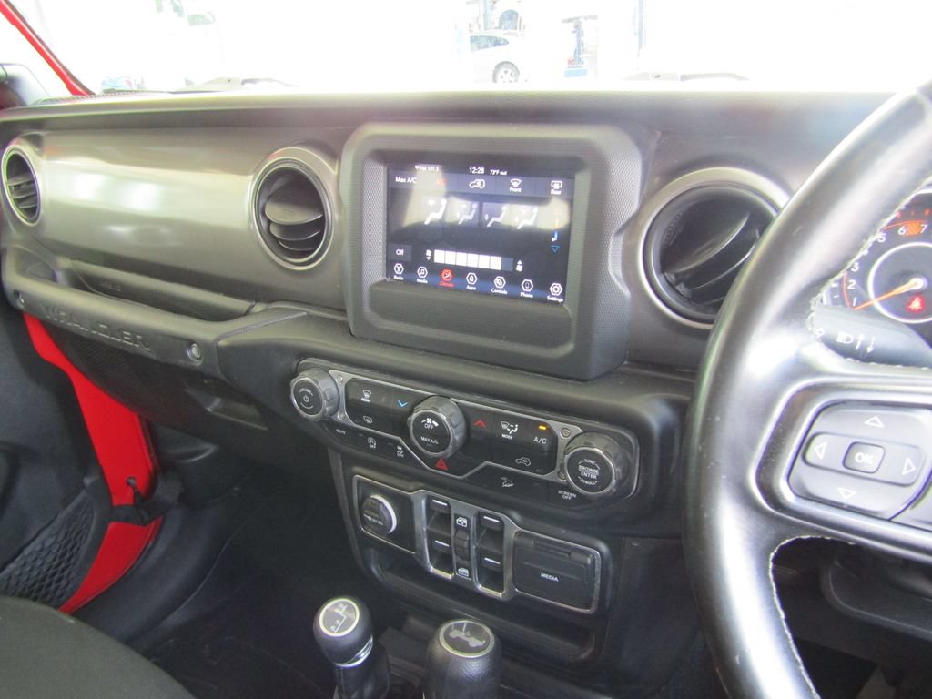 Used 2022 Jeep Wrangler Unlimited Sport AWD/4WD image 21