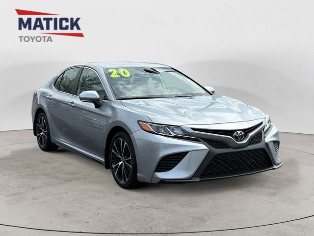 Used 2020 Toyota Camry SE w/ Convenience Package FWD image 1