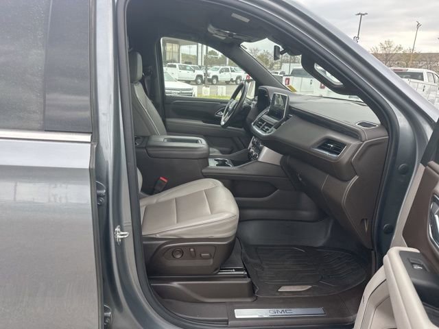 Used 2022 GMC Yukon SLT AWD/4WD image 32