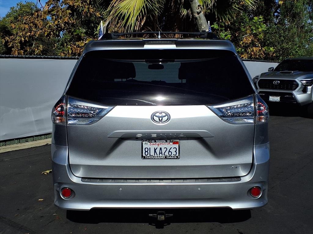 Certified 2019 Toyota Sienna SE Premium image 6