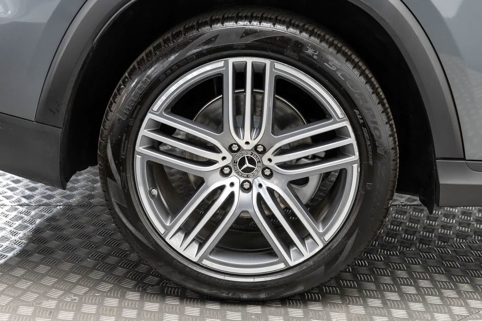 Used 2025 Mercedes-Benz GLS 450 4MATIC image 60