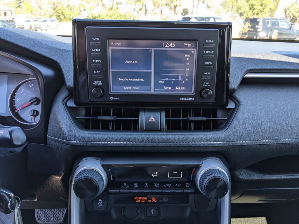 Used 2020 Toyota RAV4 LE image 24