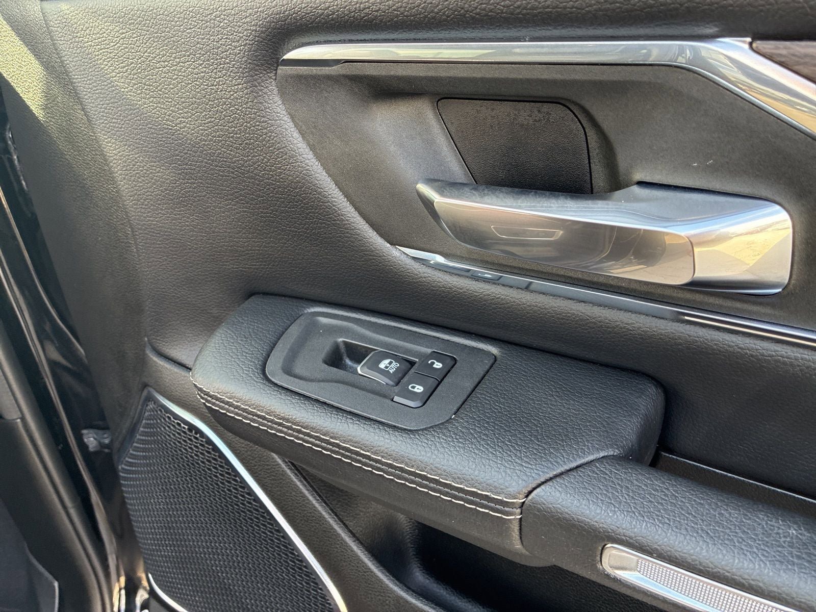 Used 2025 RAM 1500 Laramie w/ Sport Appearance Package image 22