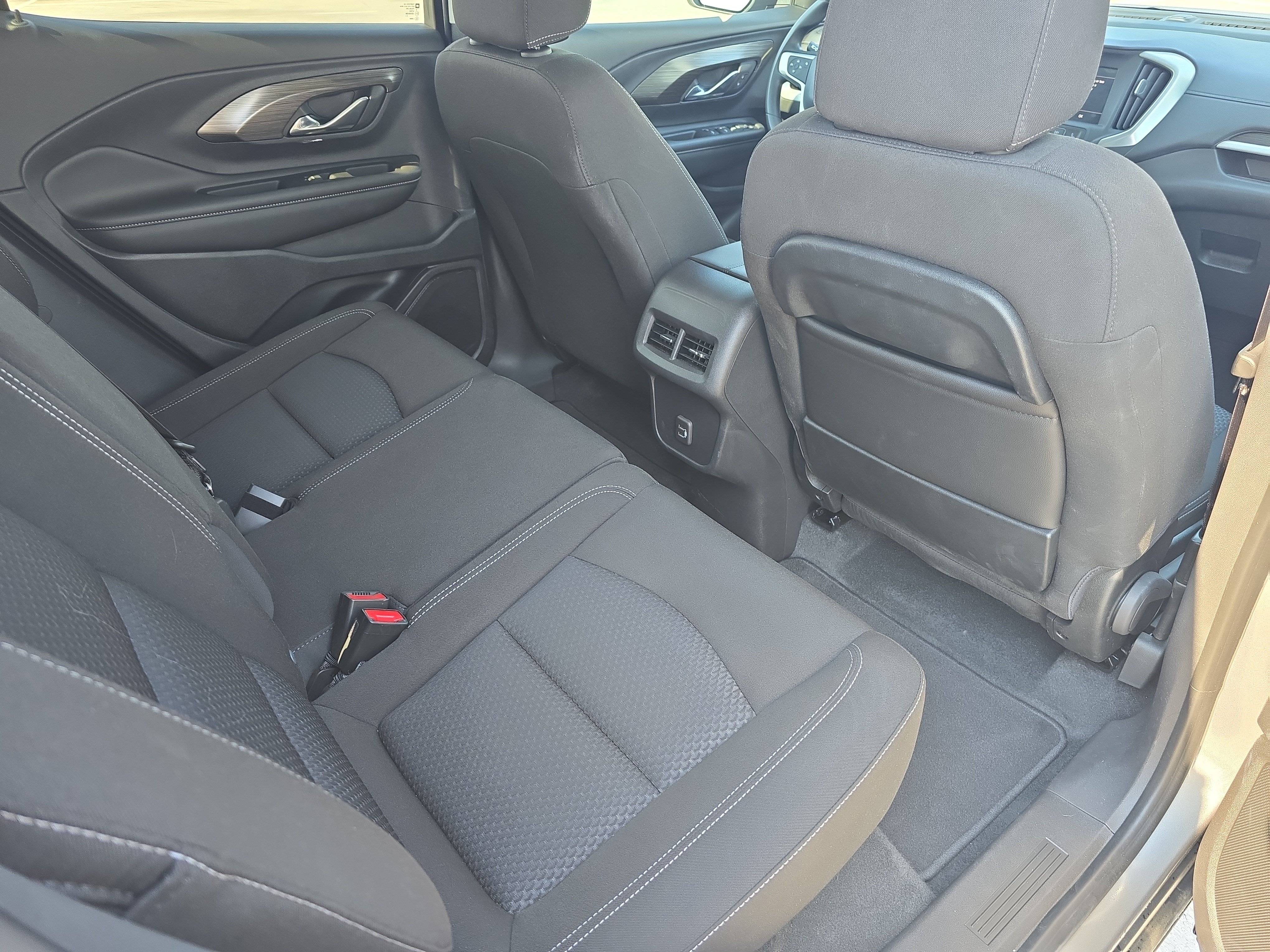 Used 2023 GMC Terrain SLE FWD image 11