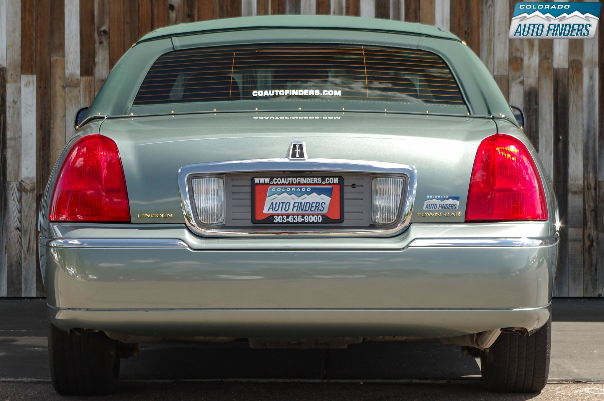 Used 2006 Lincoln Town Car Signature Limited RWD image 5