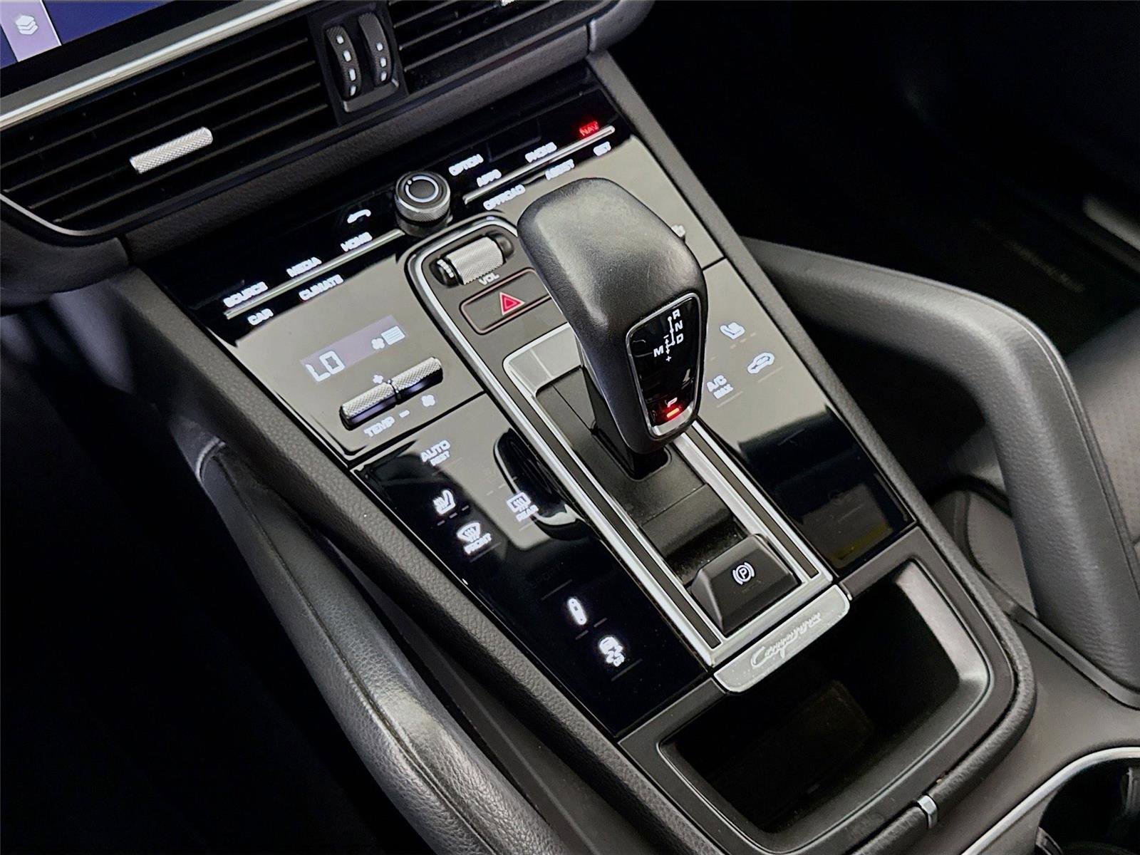 Used 2022 Porsche Cayenne Coupe w/ Premium Package image 20