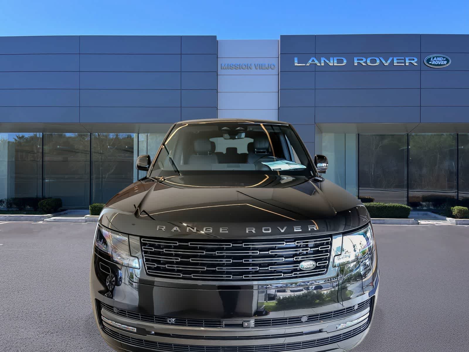 New 2026 Land Rover Range Rover Long Wheelbase SE AWD/4WD image 2