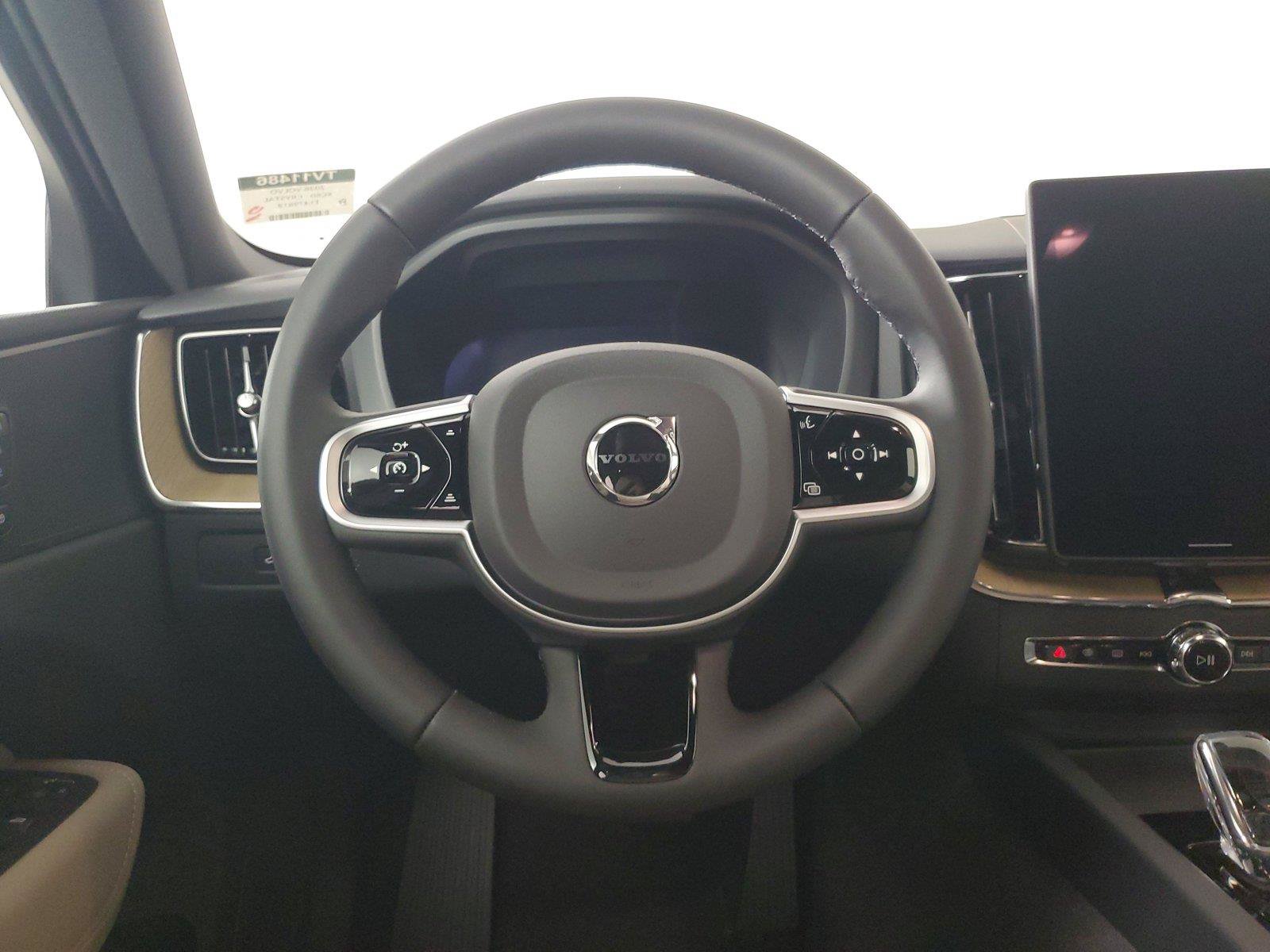 New 2026 Volvo XC60 B5 Core w/ Climate Package AWD/4WD image 16