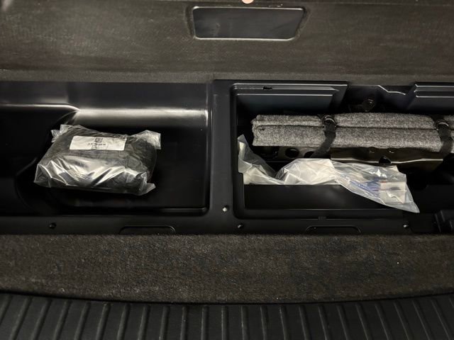 Used 2022 Ford Expedition Limited image 42