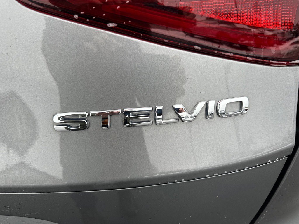 Used 2021 Alfa Romeo Stelvio Ti image 9