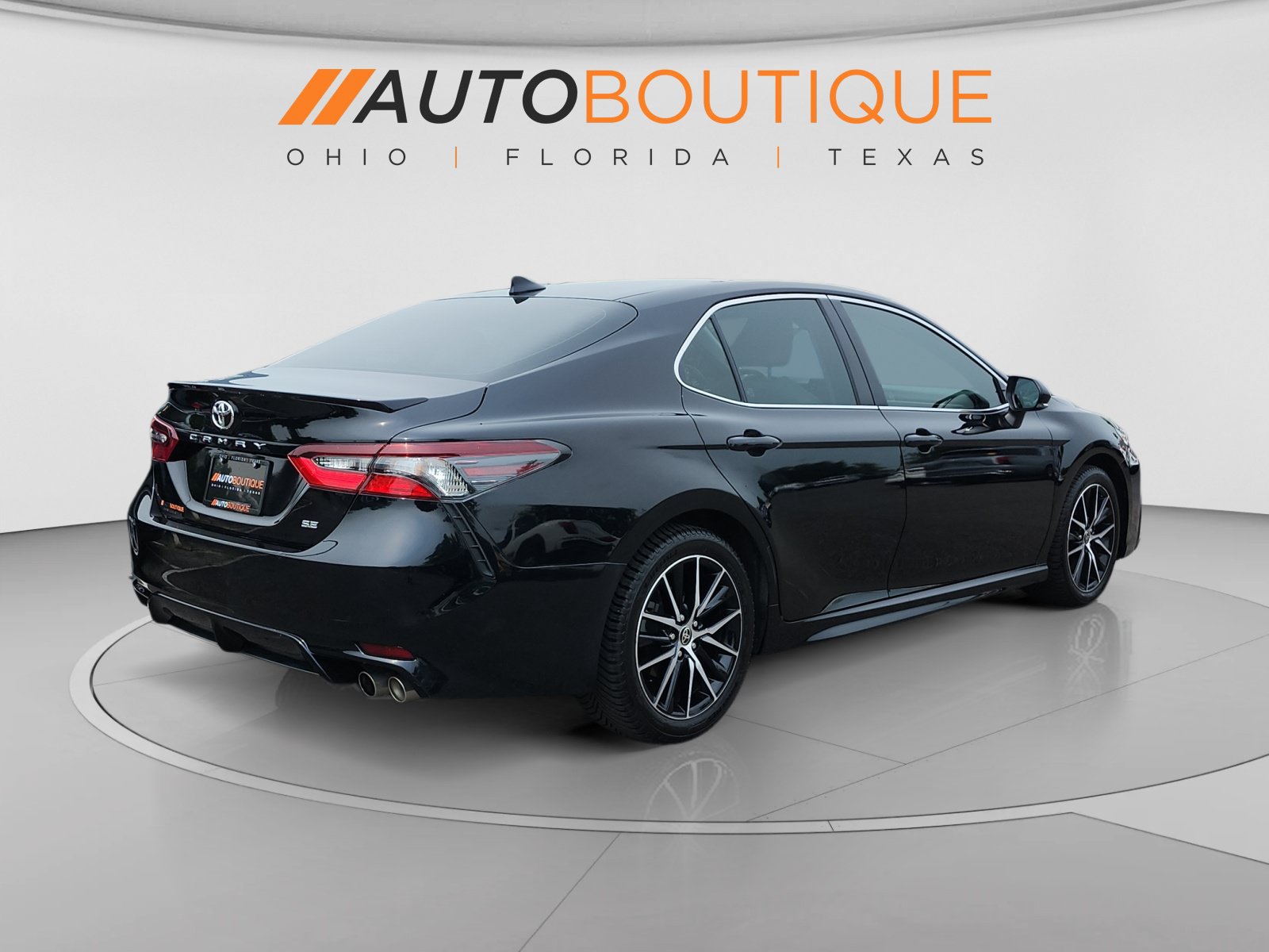 Used 2022 Toyota Camry SE FWD image 6