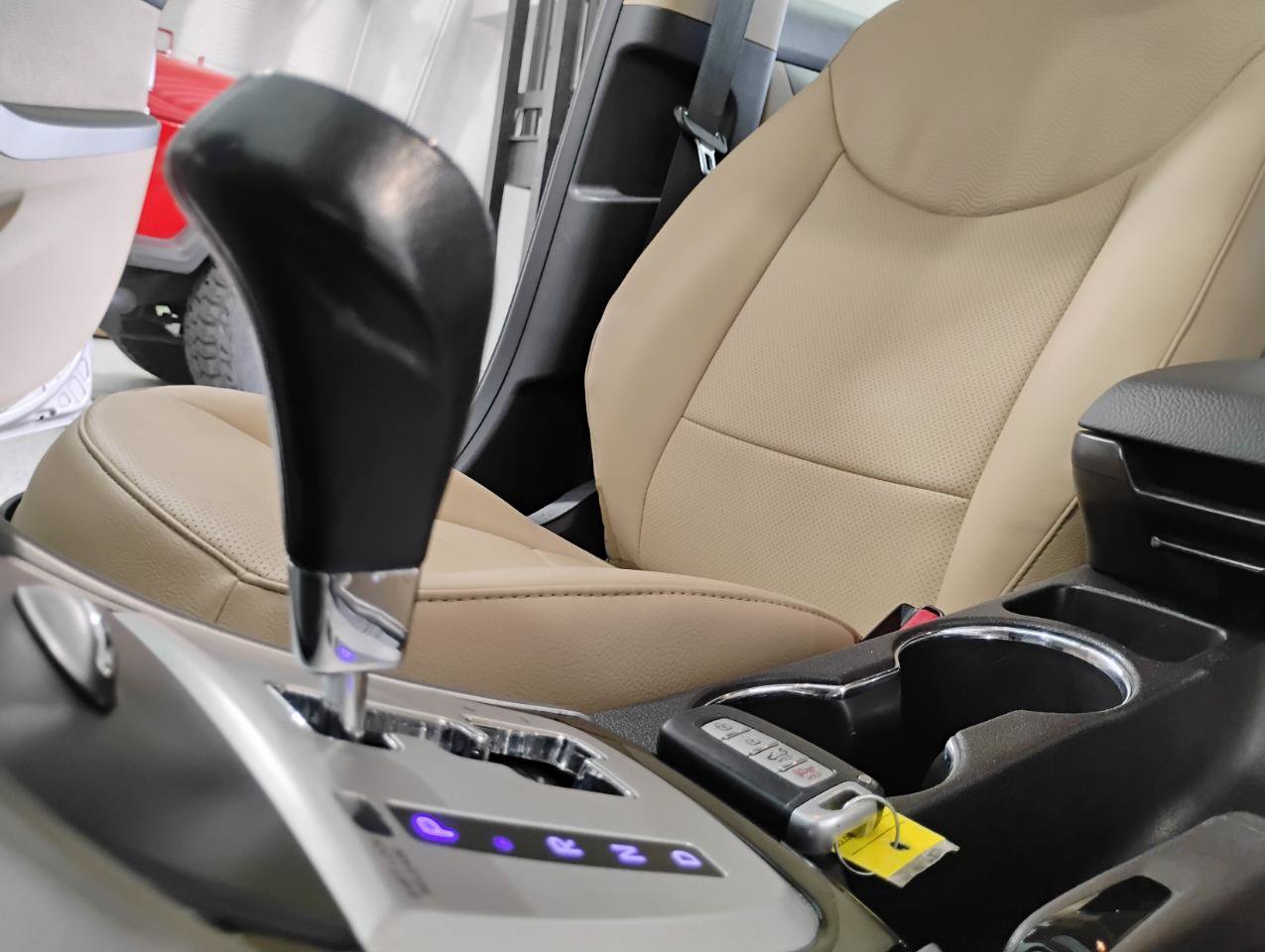 Used 2013 Hyundai Elantra Limited w/ Technology Pkg FWD image 48
